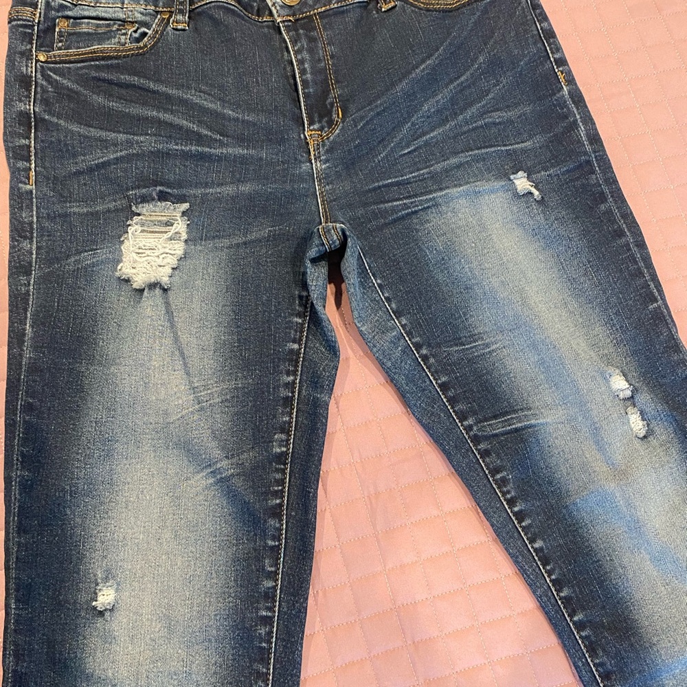 Blue Faith Jeans; Size 8; Women’s; ripped & distressed; stylish and fashionable - Picture 3 of 9